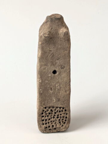 figurine féminine en plaquette