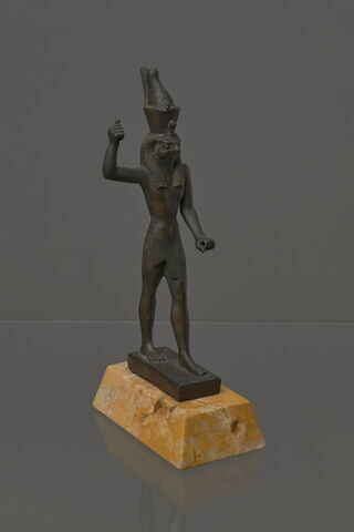 figurine d'Horus harponneur
