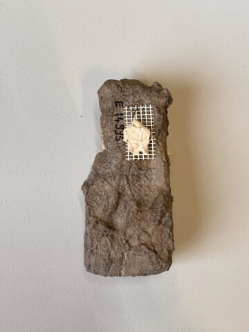 figurine féminine couchée, image 2/3