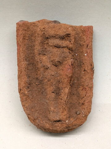 figurine féminine couchée