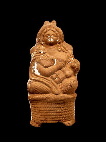 figurine d'Isis allaitant, image 1/3