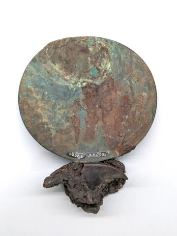 miroir en disque circulaire ; miroir à manche papyriforme