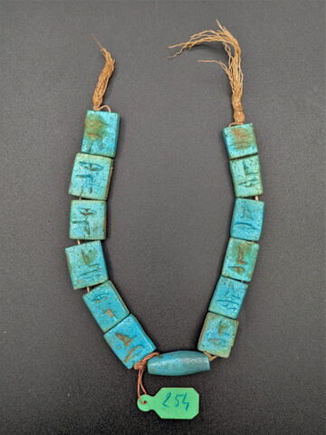 collier ; perles ; perle fusiforme, image 1/2