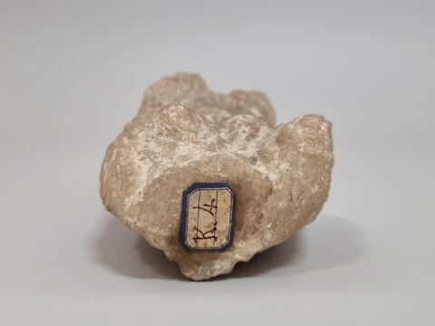 figurine d'Isis se coiffant, image 2/5