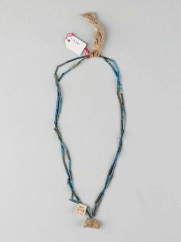 collier à pendentif ; collier à 2 rangs ; perle tubulaire ; serviteur funéraire, image 1/1