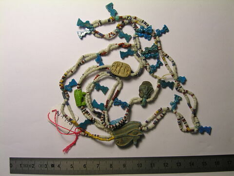 collier à pendentif ; collier à 2 rangs ; figurine de Bès au tambourin ; perle rondelle, image 2/6