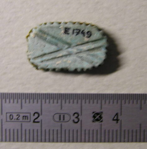 perle en pastille ovale dentelée ; amulette, image 1/1