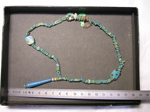 collier ; pendentif ; perle en massue, image 1/1