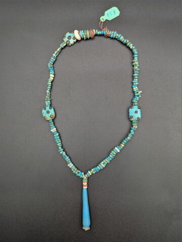 collier ; pendentif ; perle en massue, image 1/2
