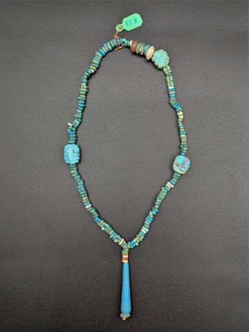 collier ; pendentif ; perle en massue, image 2/2