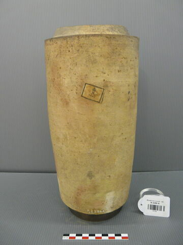 vase ; sarcophage d'animal, image 1/1