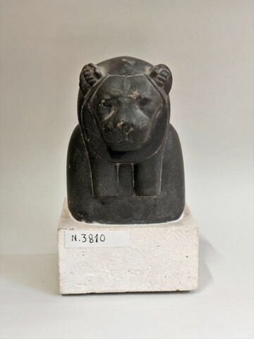 statuette
