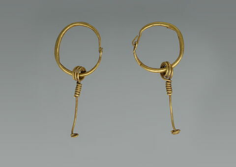 boucle d'oreille en anneau à pendentif