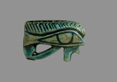 amulette oudjat ; amulette ; scaraboïde, image 1/2