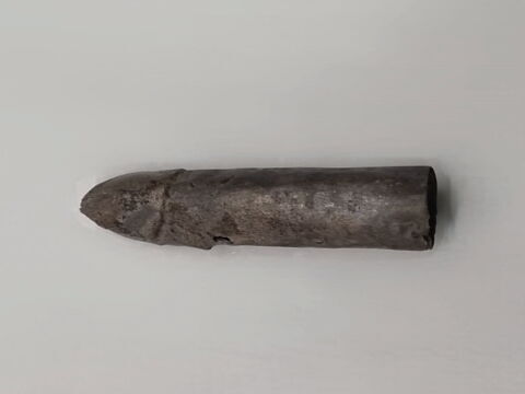 amulette  ; équipement du défunt, image 4/6