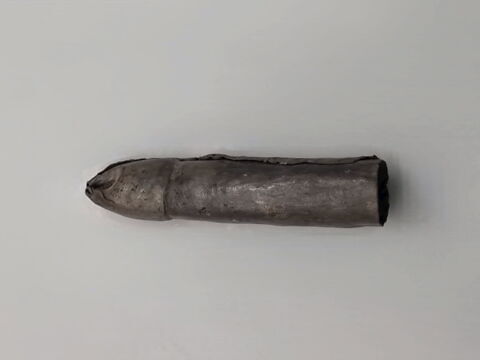 amulette  ; équipement du défunt, image 5/6