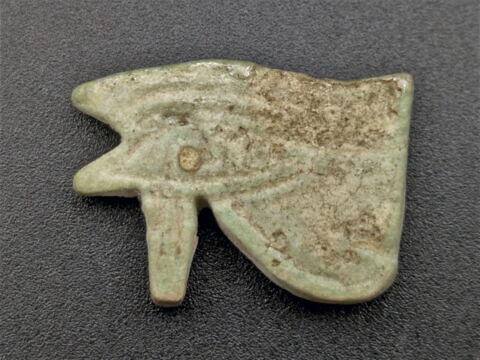 amulette oudjat simple biface, image 2/2