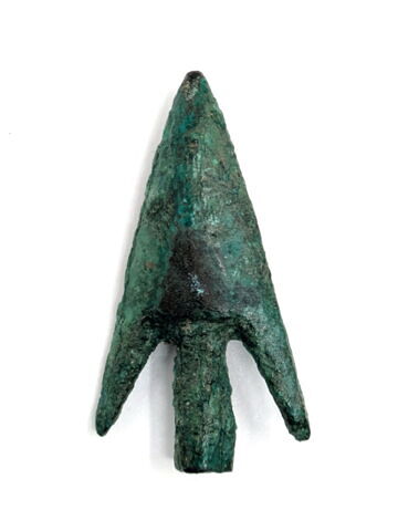 pointe de flèche à soie à deux tranchants triangulaire à barbelures