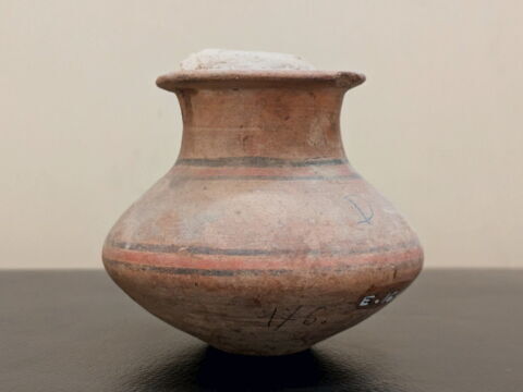 jarre biconique ; vase miniature ; avec contenu, image 4/6