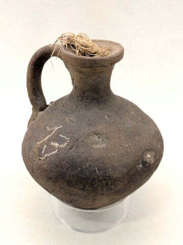 flacon ballon à anse ; avec contenu