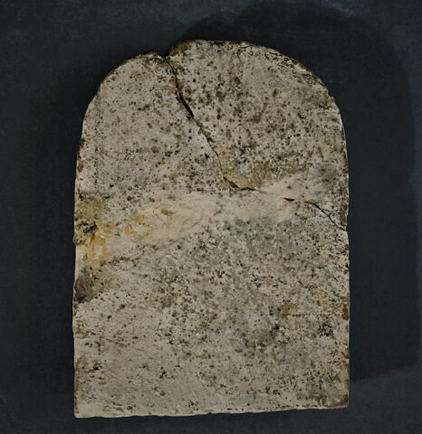 stèle cintrée, image 2/2