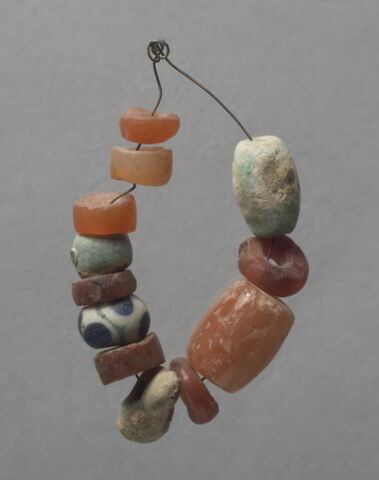 collier  ; perles ; perle rondelle ; perle en olive, image 1/1