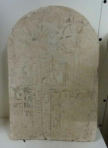 stèle cintrée ; stèle à deux registres ; Stèle de Rames