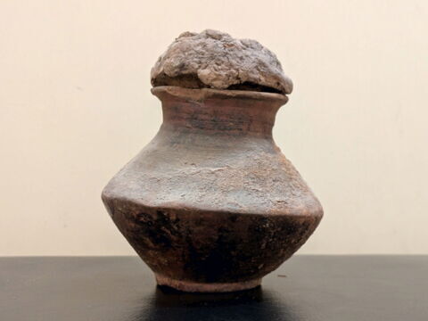 jarre biconique ; couvercle de vase, image 3/5