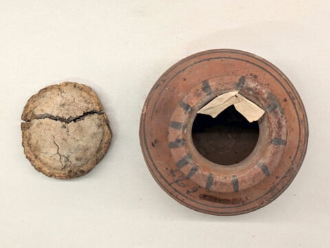 jarre biconique ; vase miniature ; bouchon de vase, image 3/5