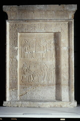 stèle rectangulaire à corniche ; stèle à deux registres, image 5/6