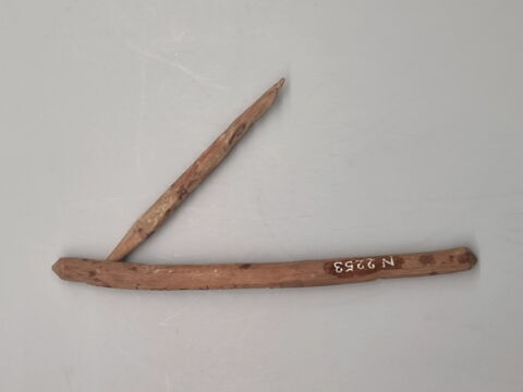houe ; simulacre, image 3/4