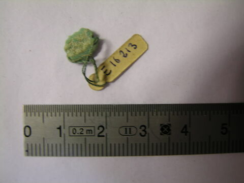 perle en pastille ronde dentelée ; amulette, image 1/1