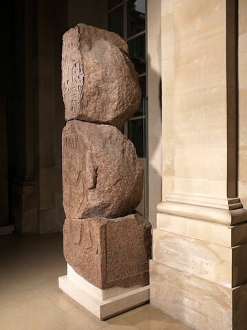 vue d'ensemble ; trois quarts © 2011 Musée du Louvre / Georges Poncet
