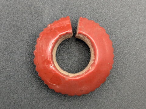 boucle d'oreille en anneau coupé, image 1/2