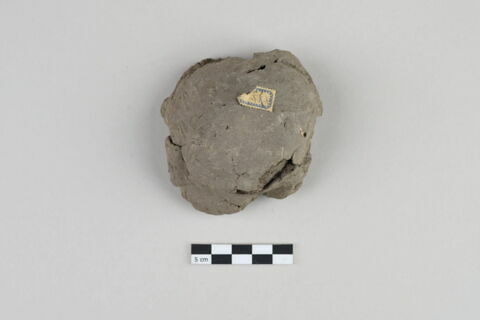 bouchon de jarre en calotte ; empreinte de sceau, image 1/4