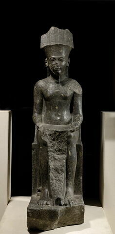 Statue d'Amon protégeant Toutânkhamon, image 2/10