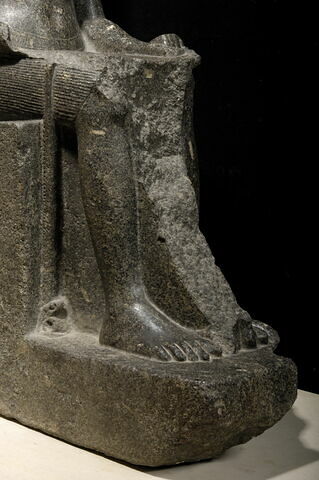 Statue d'Amon protégeant Toutânkhamon, image 8/10