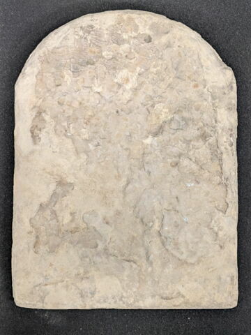 stèle cintrée, image 2/2