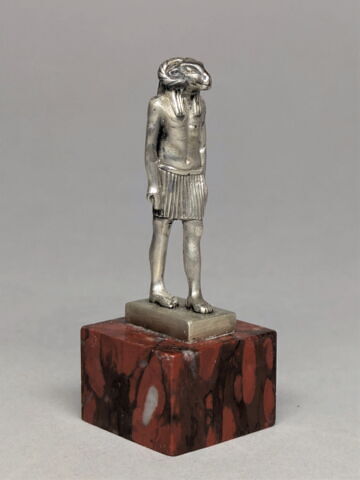 figurine