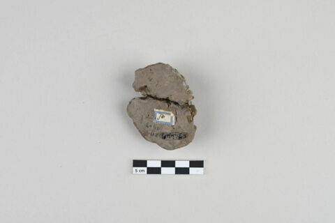 bouchon de jarre en calotte ; empreinte de sceau, image 1/4
