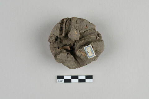 bouchon de jarre en calotte ; empreinte de sceau, image 1/6