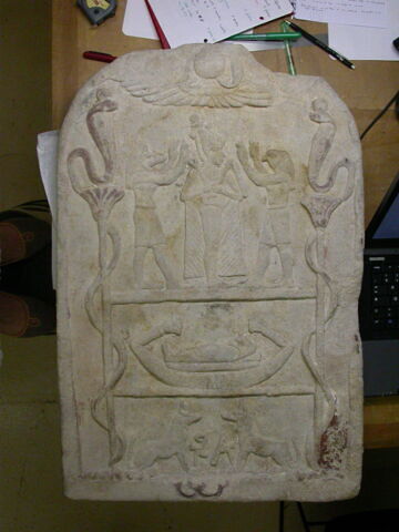 stèle cintrée, image 2/3