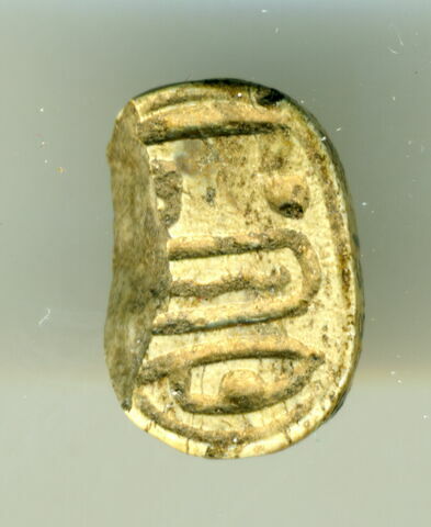 perle en pastille ovale ; scaraboïde, image 1/2