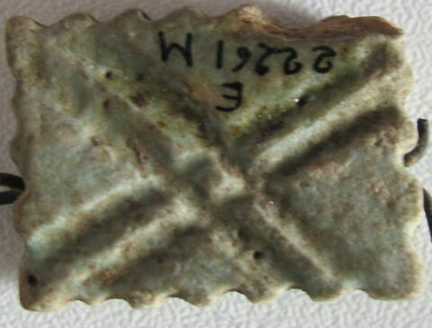 amulette ; perle en pastille rectangulaire, image 1/1