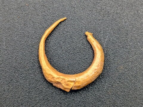 boucle d'oreille en croissant, image 2/2