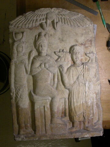 stèle cintrée, image 2/3