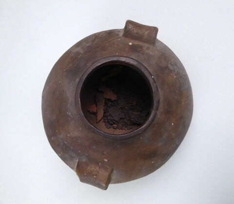 pot  ; avec contenu, image 2/3