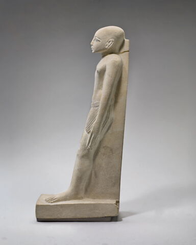statue, image 4/12