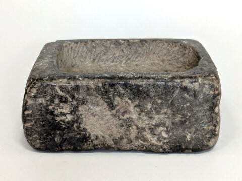 figurine  ; socle de statue, image 3/7