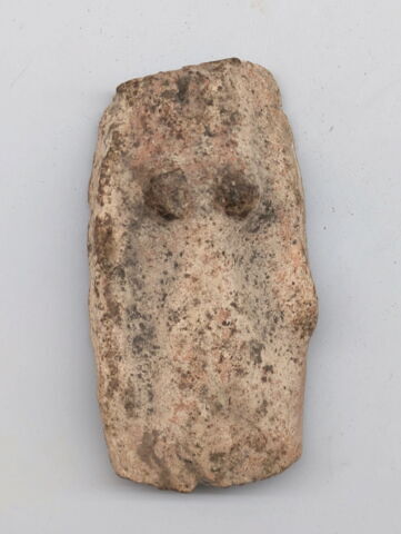 figurine féminine couchée